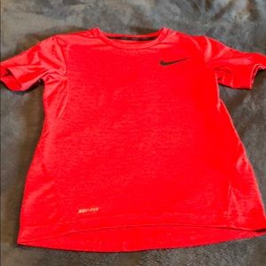 Boys size small Nike tee